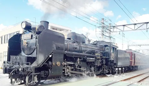 The Paleo Express: A 1944 Locomotive Still Works This Valley