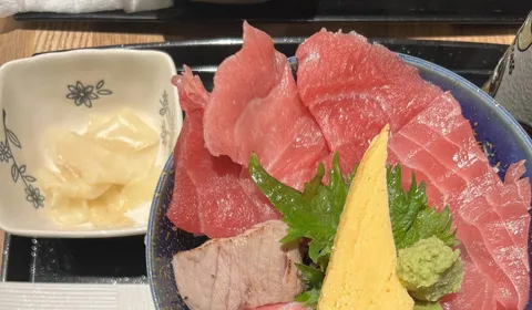 Breakfast at Toyosu Market: What to Eat, and What to Skip